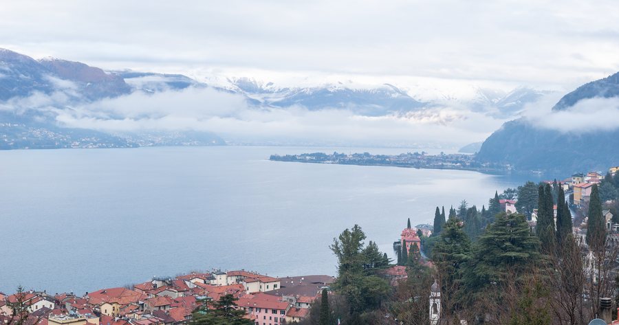File:Lago di Como from Bellano (2).jpg