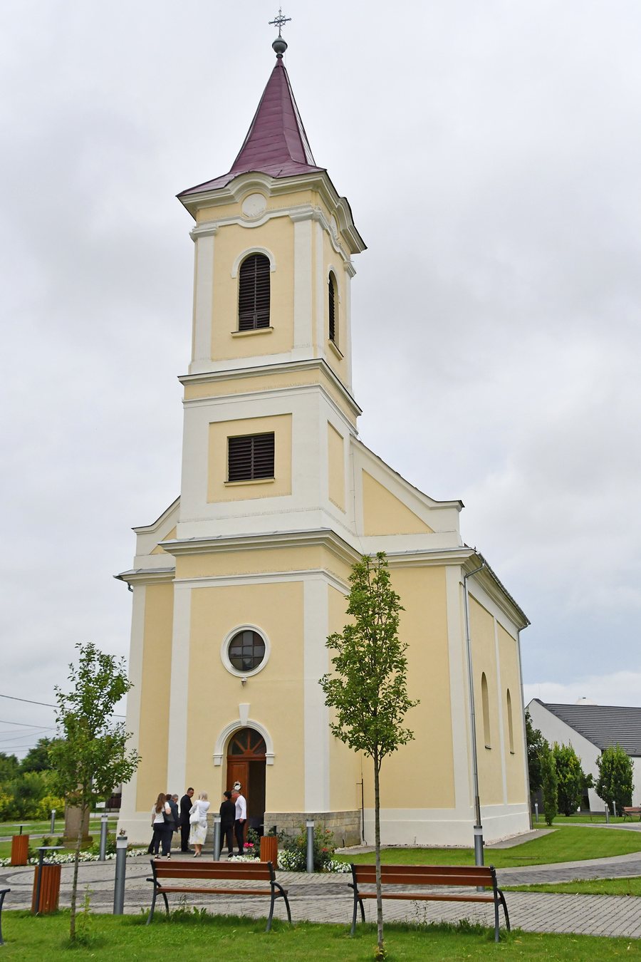 File:Kemecse, római katolikus templom 2024 03.jpg