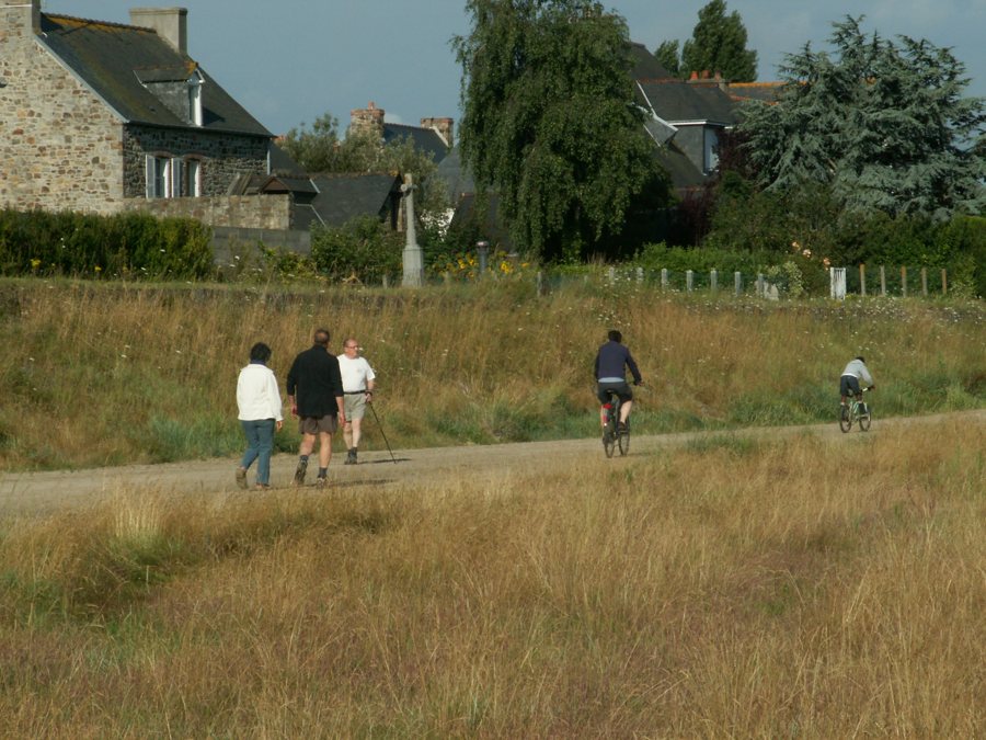 Escursionisti e ciclisti in Bretagna